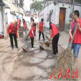 喜迎建党百年、邯郸东门里社区志愿开展卫生